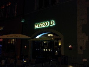 Werbeanlage PAZZO D. Regensburg