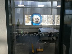 Beklebungen für TÜV Süd, S&S Werbung, Regensburg, Folierung